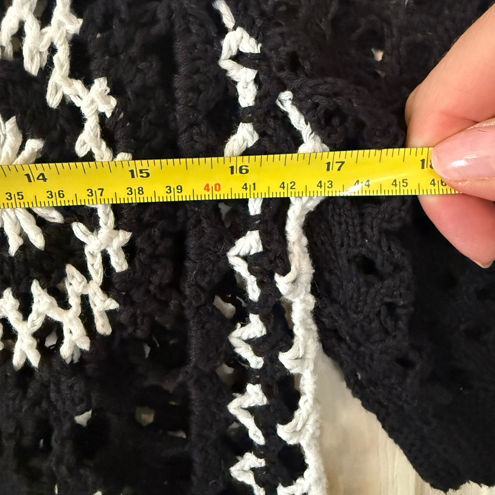 ❤️Topshop Black & White Crochet Top Size Small❤️ - Picture 5 of 6